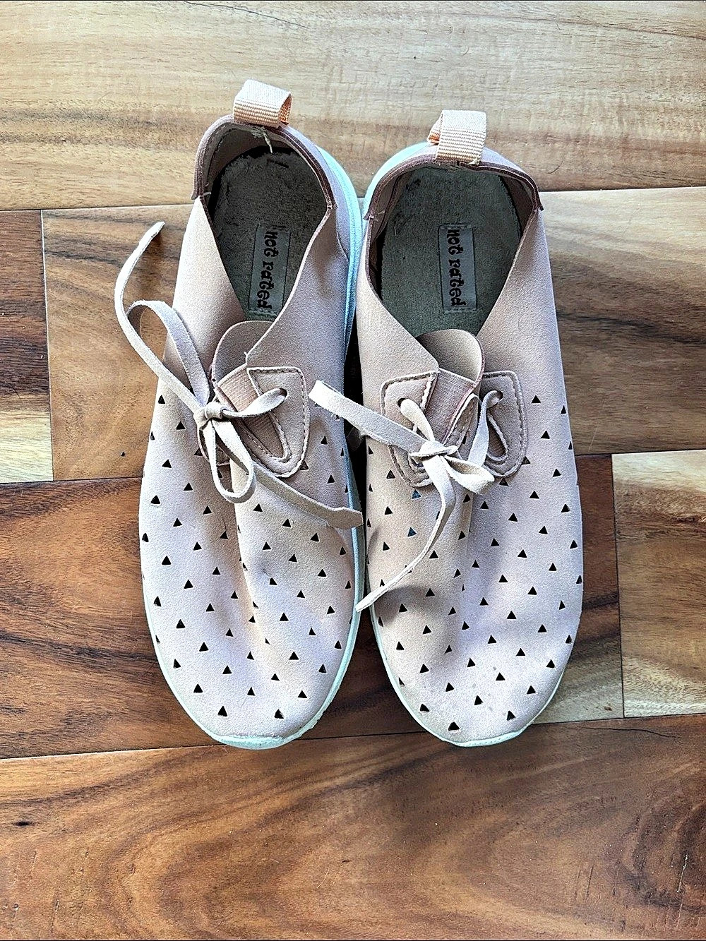 Not Rated Marlum Laser Cut Fashion Sneaker Size 8.5